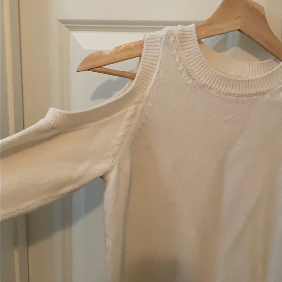 Loft Off shoulder sweater - Picture 2 of 3